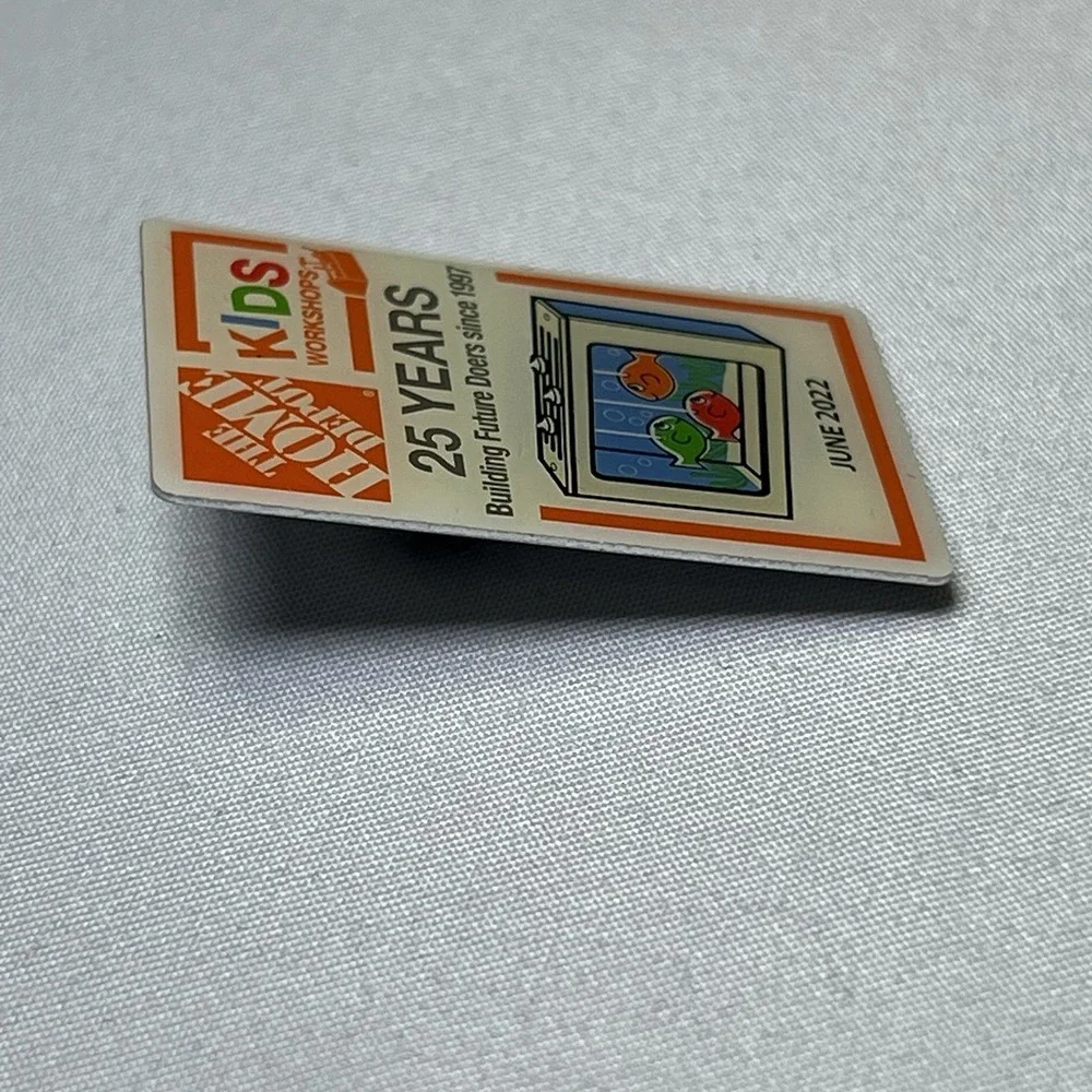 June 2022 Home Depot Kids‎ Workshop Craft Vest Hat Pin Fish Tank
